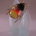 Swarovski_Paradise_bugs_Object_bee_alipur_medium_240483_2_WM Swarovski_Paradise_bugs_Object_bee_alipur_medium_240483 | The Crystal Lodge