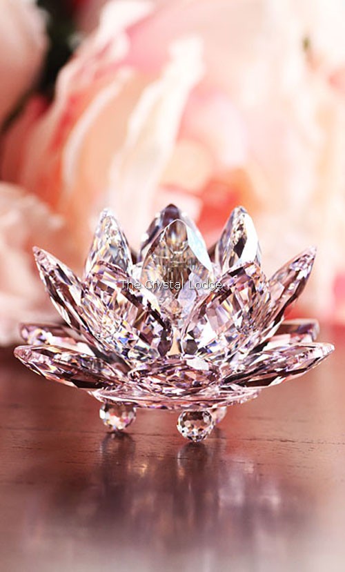 Swarovski_candleholder_waterlily_rosaline_small_5066010 | The Crystal Lodge