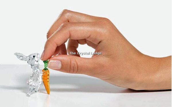 Swarovski_rabbit_with_carrot_5530687 | The Crystal Lodge