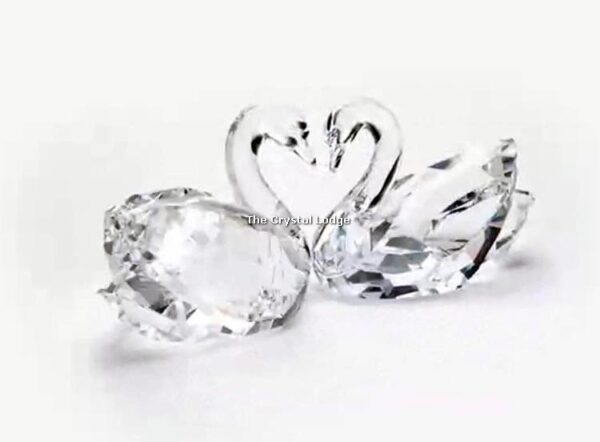 Swarovski_swan_couple_2020_5493713 | The Crystal Lodge