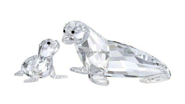 Swarovski_sea_lion_mother_and_baby_5275796 | The Crystal Lodge