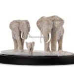 Swarovski_Myriad_Kujali_elephants_5598485_1_WM Swarovski_Myriad_Kujali_elephants_5598485 | The Crystal Lodge