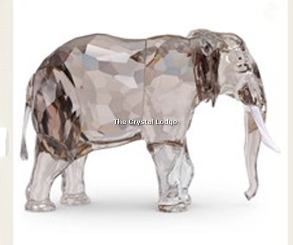 Swarovski_Elegance_of_Africa_SCS_2022_annual_edition_elephant_Fayola 5604555 | The Crystal Lodge