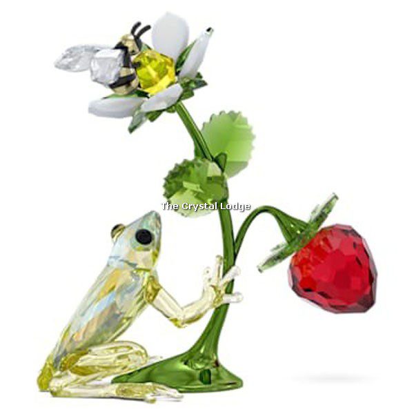 Swarovski_Idyllia_frog_bee_strawberry_5667599 | The Crystal Lodge
